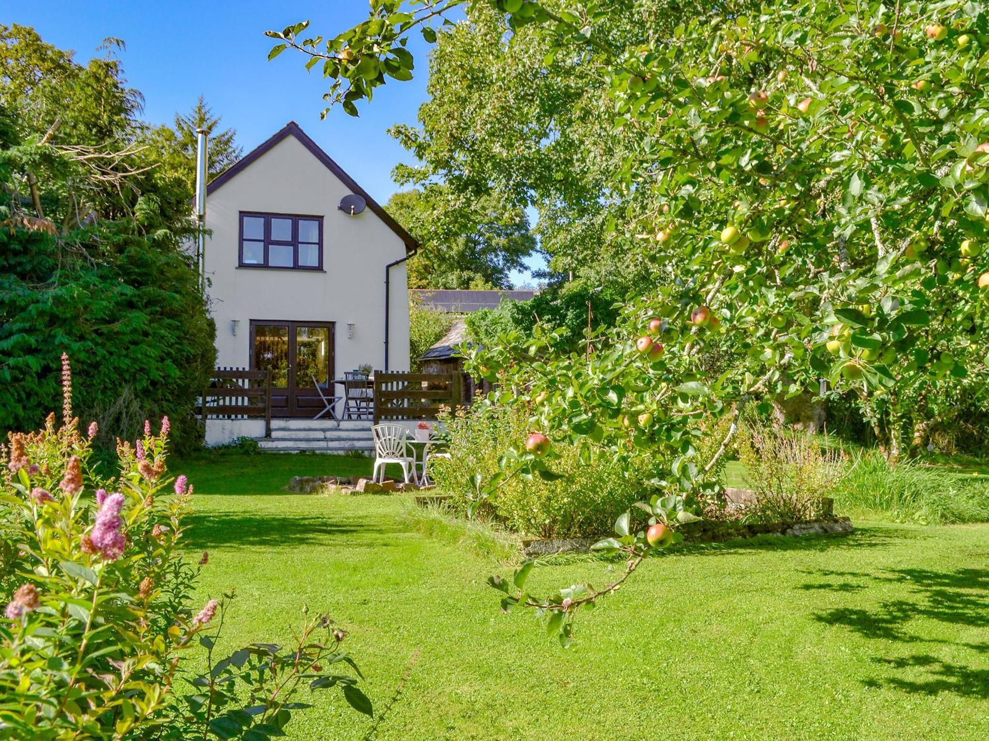 הולסוורת'י Clematis Cottage מראה חיצוני תמונה